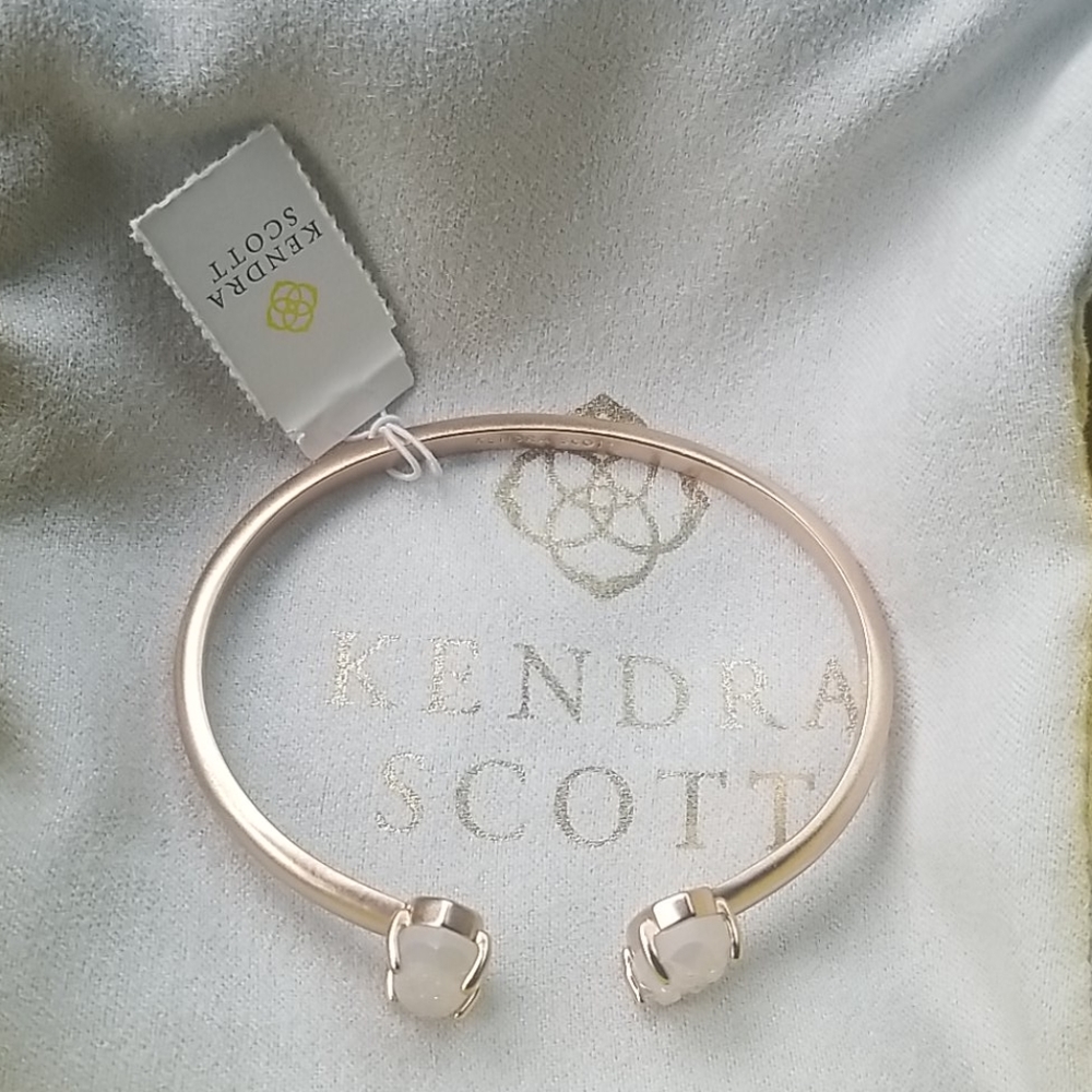 💜 Kendra Scott Elton Gold Cuff Bracelet - Picture 2 of 5